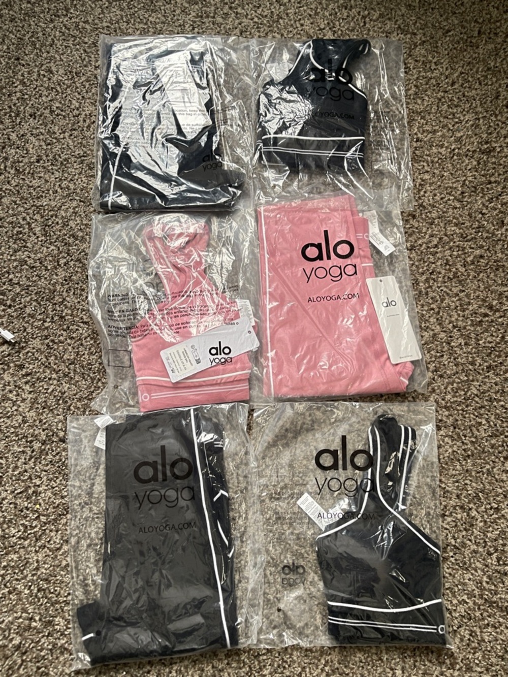 ALO Yoga Light Pink Sports Bra and Leggings Set - Picture 2 of 2